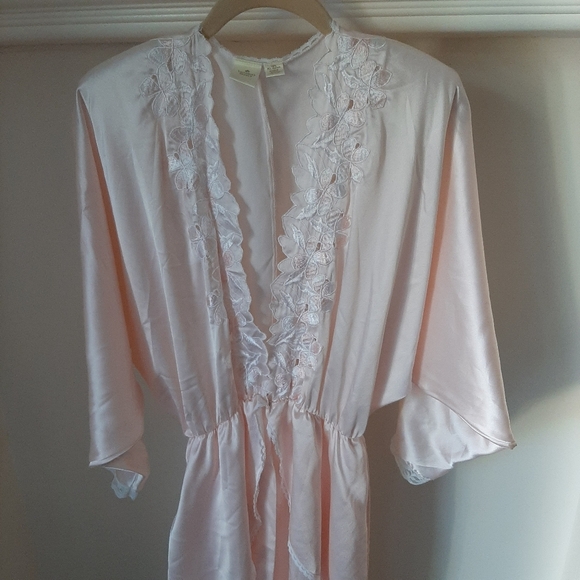 VTG VICTORIA'S SECRET GOLD LABEL ROBE - Picture 12 of 15